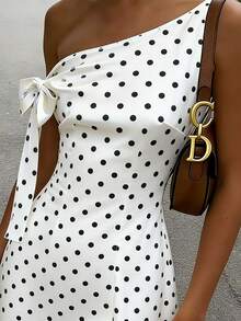 Pariaura 女士不对称荷叶边波点A字迷你连衣裙，收腰设计，性感法式波点连衣裙 - 黑與白 - 查看 2