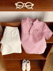 SHEIN LMoss Kids Bộ 2 món áo sơ mi ngắn tay cổ chữ V và quần short cho bé trai - Bụi hồng - Xem 2