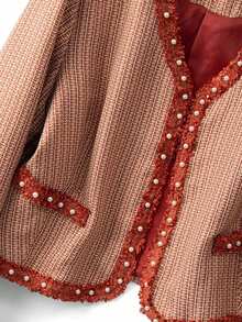 GlowEve CURVE 大码女装两件套：优雅黑色撞色珍珠串珠饰边V领长袖开衫外套和圆领珍珠装饰长裙，适合秋冬季休闲、工作和派对场合。 - 紅木色 - 查看 6