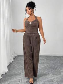 Elenzga Conjunto de 2 Peças Plus Size para Mulheres: Regata de Pescoço Halter Texturizada e Calça Perna Larga - Castanho - Visão 5