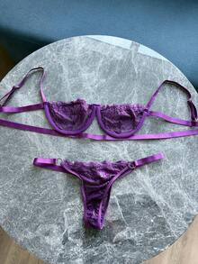 DAZY 蕾丝钢圈镂空吊带性感内衣套装 - 紫色 - 查看 9