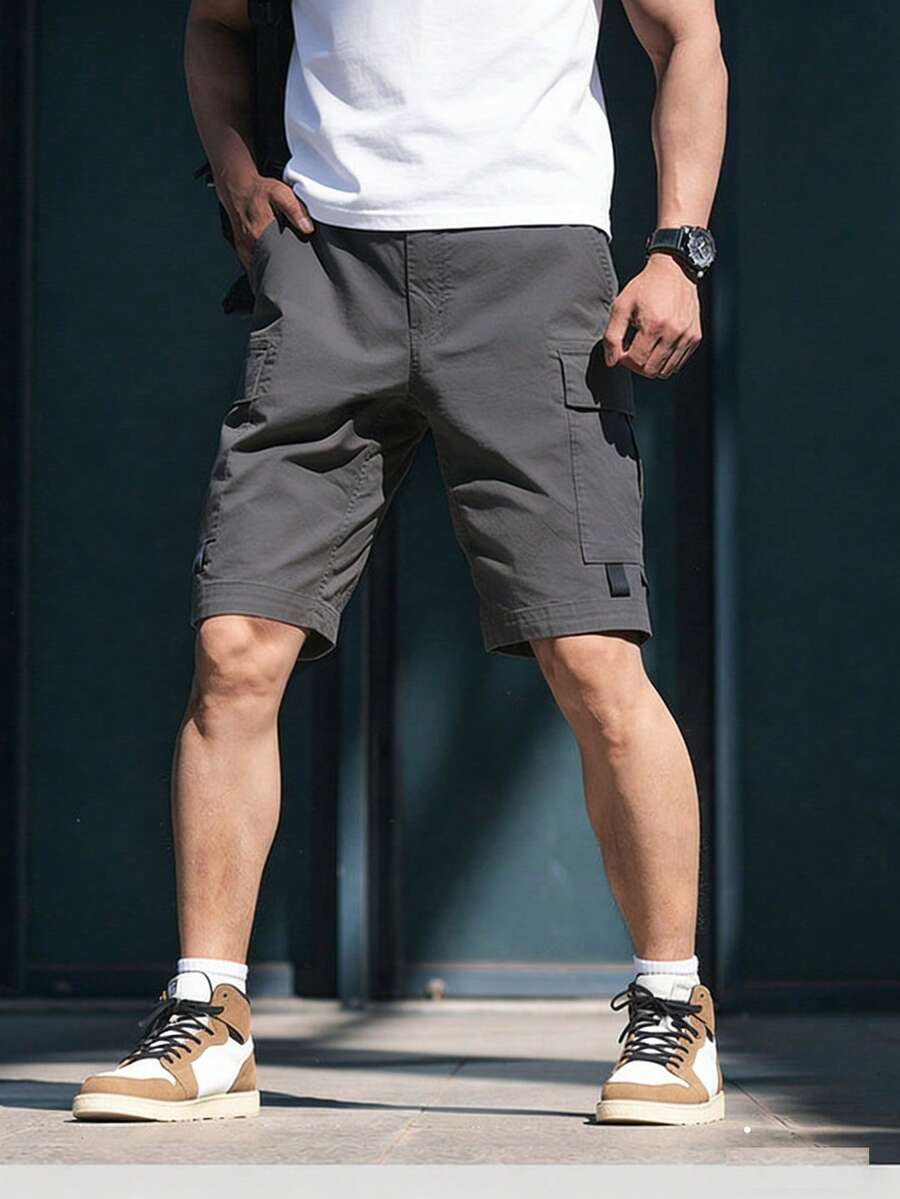 Manfinity 男士夏季休闲时尚街头风按扣翻盖口袋工装短裤 - 深灰色 - 查看 1