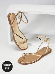 SHUZIA #Giày sandal đế bằng UrbanLuxe dành cho nữ, kiểu dáng rộng rãi, quai TPU mạ vàng nhạt, quai ngang mắt cá chân, có vòng đeo ngón chân – Phong cách thanh lịch, tối giản và sang trọng cho mỗi ngày. - Vàng - Xem 6