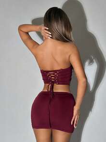 SHEIN ICON Bộ đồ 2 món gợi cảm dành cho nữ: Áo quây phối da PU và chân váy mini xếp ly ôm sát cơ thể. - Màu Đỏ Sâu - Xem 2