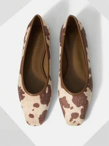 MOTF ZAPATOS PLANOS DE FELPA CON ESTAMPADO DE VACA PARA MUJER PARA COMMUTER - Marrón - Ver 1