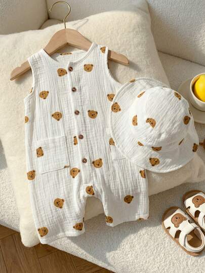 SHEIN Playful Pals Bộ 2 món cho bé trai/trẻ sơ sinh (0-3 tuổi) in hình gấu, cổ tròn, không tay, cài khuy, có túi và mũ, dễ mặc, dễ thương, thích hợp cho các hoạt động ngoài trời mùa xuân/hè, kỳ nghỉ, ở nhà.