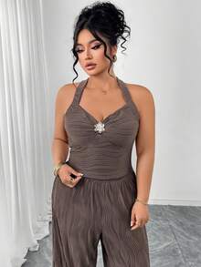 Elenzga Conjunto de 2 Peças Plus Size para Mulheres: Regata de Pescoço Halter Texturizada e Calça Perna Larga - Castanho - Visão 8