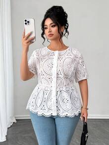 Elenzga White Hollow Lace Retro Floral Pattern Round Neck Elaborate Lace Short Sleeve Elegant & Gentle Plus Size Blouse - White - View 7