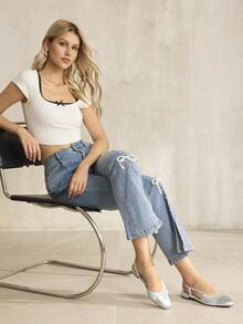 MOTF PREMIUM 女士舒适平底露跟鞋，适合圣诞节穿着 - 銀灰 - 查看 4