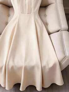 Franclia 优雅简约的露背连衣裙，适合日常穿着、约会和通勤。这款连衣裙气质高雅，温柔甜美，时尚迷人，是度假的理想之选。 - 杏色 - 查看 4