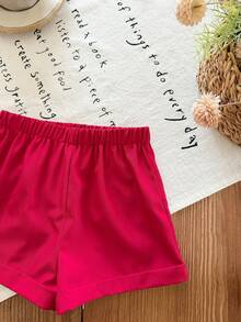 SHEIN Bộ đồ 2 mảnh dễ thương cho bé gái, gồm áo ba lỗ đen và quần short trắng đơn giản, được trang trí hoa 3D, rất phù hợp cho các bữa tiệc sinh nhật, tiệc tùng, biểu diễn, đám cưới, lễ rửa tội, lễ khai trương, mặc hàng ngày, đi học, dã ngoại và mùa xuân/hè. - màu đen - Xem 4