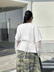 SHEIN EZwear 大码女式白色撞色蕾丝二合一T恤 - 白色 - 查看 2