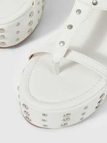 ROMWE 女士铆钉扣金属丝厚底凉鞋。 - 白色 - 查看 4