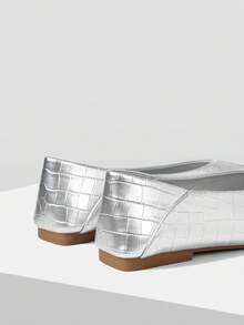 MOTF Giày nữ kiểu Pháp cổ điển mới, họa tiết đá, đế bằng, mũi vuông, cổ chữ V, màu bạc, đơn giản và đa năng, thoải mái và thanh lịch, cảm giác tinh tế, giày Mary Jane xỏ chân. - Bạc - Xem 4