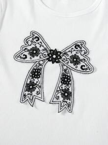 SHEIN 2件套少女休闲T恤和工装裤套装，蝴蝶结刺绣图案圆领短袖T恤和裤子，春夏时尚套装 - 白色 - 查看 4
