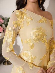 Modelyn Gaun Wanita Musim Gugur Warna Cokelat Seksi dengan Bahu Asimetris, Bordir Jala, Lengan Panjang, Pinggang Tinggi, Model A-Line - Kuning - View 3