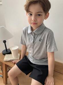 DAZY Camiseta casual de manga corta con estampado de letras para niño pequeño - Gris - Ver 5