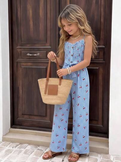 SHEIN Girls' Vintage Floral Print Jumpsuit, Designed To Slim And Elongate The Figure, With A Strapless Top, Ruffle Trim, And Bow Waist Accent, Paired With Wide Leg Pants For A Retro Elegant Look. Suitable For Casual Outings, Dates, And Small Gatherings.