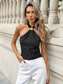 PariChic Chaleco de mujer con lunares marrón albaricoque con cierre de metal, ¡perfecto para unas vacaciones de primavera en una isla!Chaleco halter de cuello con hombros descubiertos con lunares blancos cremosos y marrones, con adornos de hebilla de metal retro y un corte ceñido y corto, con un estilo francés relajado y perfecto para combinar con un vestido de playa.Talla S para mujer.Parte superior con lunares, parte superior sexy de cuello halter, parte superior con lunares marrones, parte superior con concha y hebilla, parte superior con lunares, talla S para mujer, lunares - Negro - Ver 7