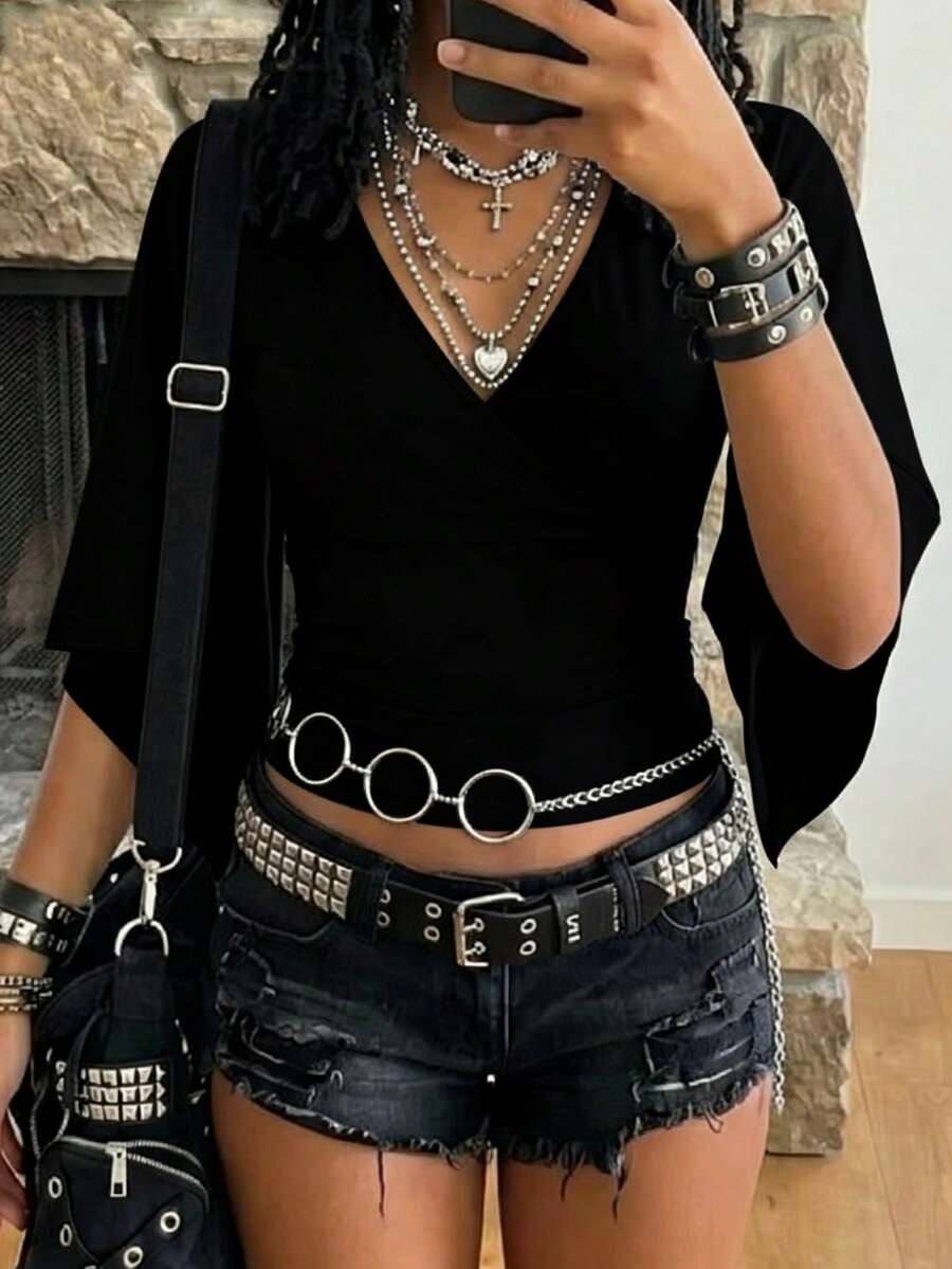 EgrlEra 女士性感深V领修身复古针织T恤 - 黑色 - 查看 1