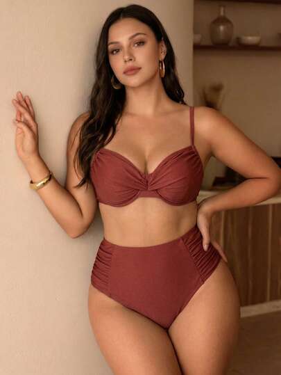 Swim Chiccia Bikini de talla grande retro color vino tinto 2026 | Copa con giro para elevación y soporte | Cintura alta adelgazante | Fruncido lateral favorecedora | Conjunto de traje de baño de 2 piezas de unicolor elegante