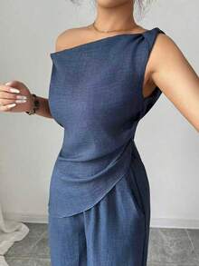 SHEIN PETITE Bộ trang phục thường ngày mùa xuân/hè mới dành cho nữ, đa năng cho đi nghỉ mát, dự tiệc và đi làm - Áo cổ bất đối xứng màu xanh biển đậm và quần ống rộng cạp cao ôm dáng. - Màu xanh hải quân - Xem 3