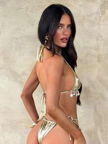 Opulessa Conjunto de Maiô Bikini Sexy com Alça Halter e Textura Metálica de Cor Sólida para Mulheres, Praia de Verão, Sereia, Boêmio, Ibiza, Ocidental, Verão, Festival, Festa, Fofo, Praia, Casual, Férias, Feriado, Looks de Verão, Looks de Primavera para Mulheres, Look de Praia para Mulheres, Looks de Praia para Mulheres, Look de Praia, Looks de Praia, Looks de Férias para Mulheres, Looks de Feriado para Mulheres, Looks de Feriado de Verão, Looks de Feriado, Looks de Férias para Mulheres, Looks de Férias na Praia para Mulheres, Y2k Y2K, Country, Look de Show Country, Estilo Country para Mulheres, Looks Country para Mulheres, Maiô - Dourado - Visão 2