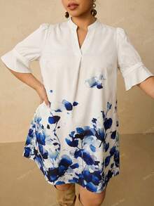SHEIN CURVE+ Curve 尺码 US22 音乐节、海滨度假、波西米亚蓝白花卉印花 V 领短款休闲连衣裙，女士 - 藍色 - 查看 6