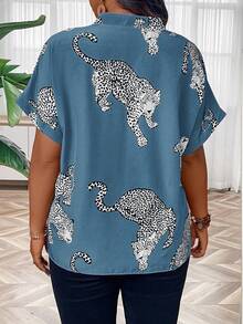 SHEIN Clasi Plus Size Women Animal Print V-Neck Loose Short Sleeve Shirt, Suitable For Summer Casual Gatherings - Dusty Blue - View 2