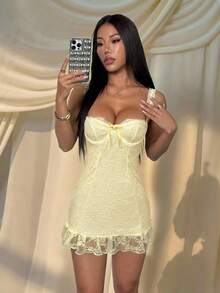 SHEIN PETITE 女士黑色蕾丝蝴蝶结装饰修身无袖迷你连衣裙，黑色连衣裙，优雅高贵，派对礼服，情人节黑色蕾丝连衣裙，性感黑色连衣裙，女士黑色蕾丝连衣裙，黑色束身连衣裙 - 淡黃色 - 查看 4