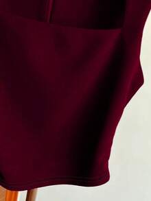 Franclia Camiseta sin mangas de color borgoña sólido con cremallera en la espalda y cintura plisada - Burdeos - Ver 3