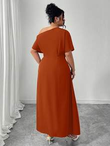 Elenzga Vestido elegante de mujer talla grande con hombro asimétrico, volantes y abertura, con botones decorativos de metal - Naranja - Ver 2