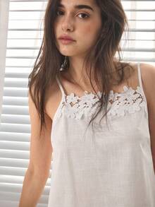 Ocili Set Piyama Camisole Lembut dan Nyaman Berbahan Katun 100% dengan Bordir Jacquard untuk Wanita - Putih - View 7