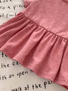 SHEIN LMoss Kids LMoss 女婴三件套休闲简约夏季纯色针织荷叶边短袖上衣 - 彩色 - 查看 6