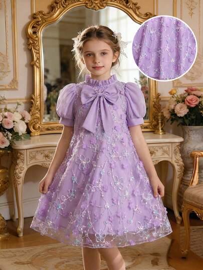 SHEIN Elladie kids 一件浅紫色女童宫廷风连衣裙，泡泡袖配3D蕾丝提花，可爱大蝴蝶结A字公主裙，高端刺绣网纱礼服，适合生日派对、钢琴演奏会、优雅度假装扮
