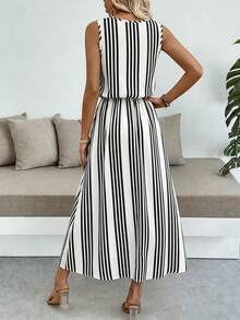 Breezaya 无袖圆领纯色休闲通勤连衣裙，收腰设计，开衩下摆，适合女性穿着，长款设计。 - 彩色 - 查看 2