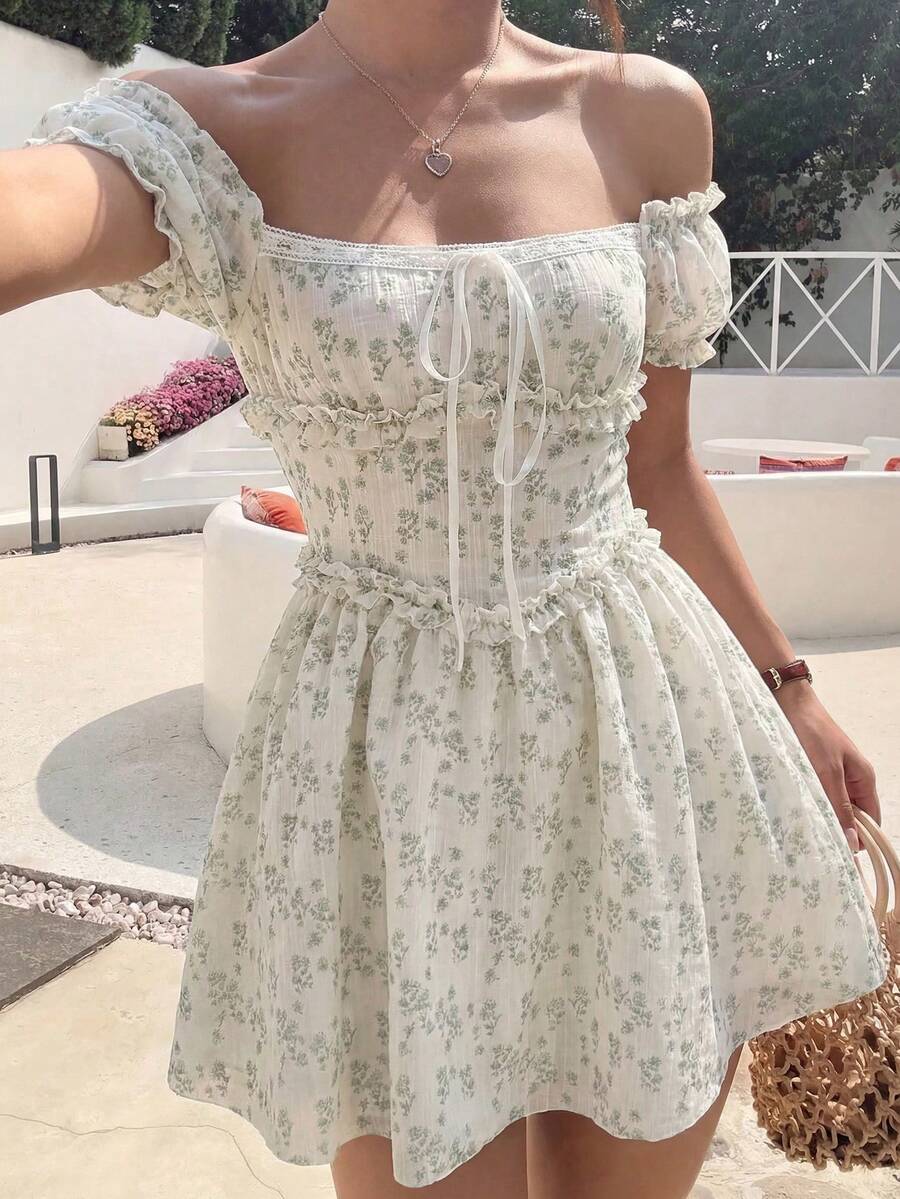 Glamine Charm 纹理面料露肩花瓣袖荷叶边连衣裙 绿色碎花露肩迷你连衣裙 田园风泡泡袖连衣裙 复活节早午餐迷你连衣裙 唯美碎花连衣裙 白色底绿色碎花连衣裙 浪漫碎花连衣裙 春假穿搭 科切拉音乐节波西米亚风连衣裙 春季野餐穿搭 复活节家庭聚会连衣裙 田园风泡泡袖荷叶边连衣裙 农场风连衣裙 挤奶女工连衣裙 法式风连衣裙 田园风连衣裙