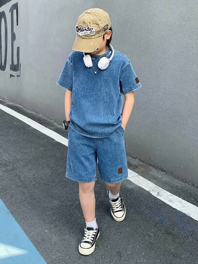 Little Byeori 两件套青少年男童时尚休闲 Y2K 复古酷炫街头风蓝色针织宽松短袖牛仔上衣和宽松舒适牛仔短裤套装，适合青少年男童日常穿着，也适合春夏派对、节日和街头服饰穿着。