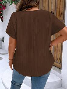 EMERY ROSE 加大码V领拉链装饰纹理面料短袖休闲衬衫 - 棕色 - 查看 2