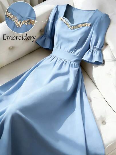 GlowEve Đầm maxi nữ thời trang, tinh tế, ngọt ngào, lãng mạn kiểu Pháp cổ điển, thích hợp cho kỳ nghỉ hè, đi làm, màu xanh nhạt, cổ vuông, tay phồng, xếp ly phía trước, thêu chỉ vàng, dáng chữ A, ôm eo.