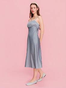 lacRébo Đầm midi satin cổ vuông kẻ caro xanh dương, thắt nơ với đường xẻ nhỏ phía sau, kiểu Pháp xuân hè, đầm satin kẻ caro thanh lịch, đầm dạ hội, đầm đi nghỉ mát, đầm du lịch. - Nhiều màu - Xem 5