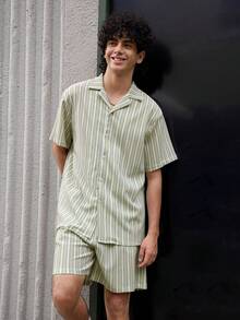 Whitmere 2件套GloMan风格男士波西米亚钩针针织衬衫和短裤套装，多色条纹提花纹理衬衫，适合海滩、音乐节、夏威夷度假，是送给男士的绝佳礼物，复古美式度假风格，男女皆宜，宽松版型夏季服装——适合日常穿着和夏季度假穿着。 - 彩色 - 查看 5