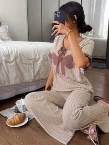 Napfluff Conjunto de pijama cómodo con diseño de mangas con volantes de color contrastante y lazo en beige - Albaricoque - Ver 2