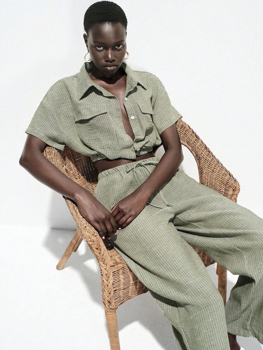 SHEIN Ensemble chemise et pantalon rayé élégant pour femmes, convient pour les vacances d'été et les tenues d'extérieur - Vert - Voir 1