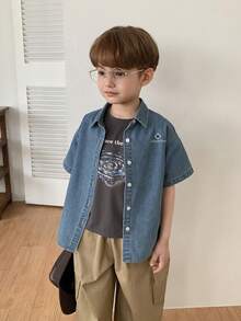 DAZY 男童落肩短袖前开襟休闲牛仔衬衫，百搭夏季款 - 淺色水洗藍 - 查看 3