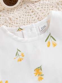 SHEIN 2件套女婴夏季时尚简约可爱印花背心，饰有花边和蝴蝶结，搭配同款印花长裤，适合户外、上学、旅行穿着。 - 杏色 - 查看 6