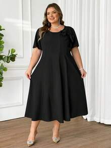 SHEIN CURVE+ Plus Size Women's Solid Color Bow Decor Round Neck Short Sleeve Elegant Mid-Length Dress - Black - View 6