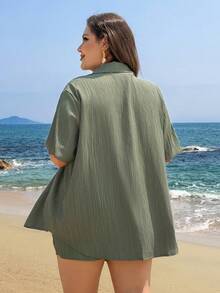 Swim Lushoire Conjunto de 2 piezas de shorts negros y camisa de manga corta para mujer talla grande, cubierta casual de playa con botones - Verde militar - Ver 2