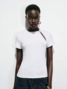 Lumivelle 女士夏季白色T恤，时尚休闲通勤短袖针织罗纹T恤，肩部镂空扭结设计 - 白色 - 查看 6