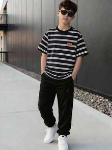 Vacaura 两件套休闲条纹圆领T恤和运动裤套装，适合青少年男孩，简约百搭的黑白配色，宽松舒适，适合日常穿着、上学和休闲场合。 - 彩色 - 查看 1